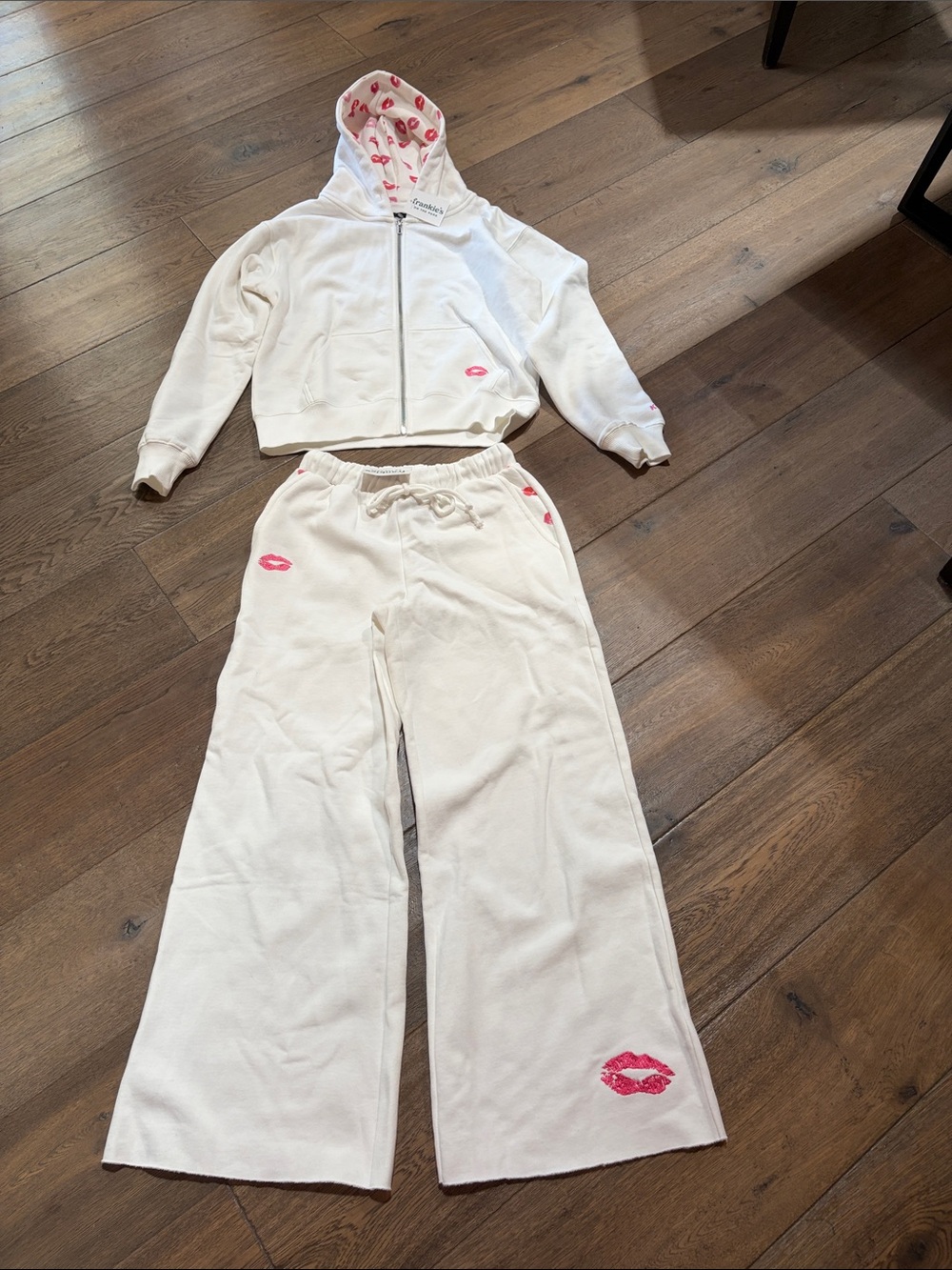 Never Worn Katie J NYC Kids Lips Sweatsuit